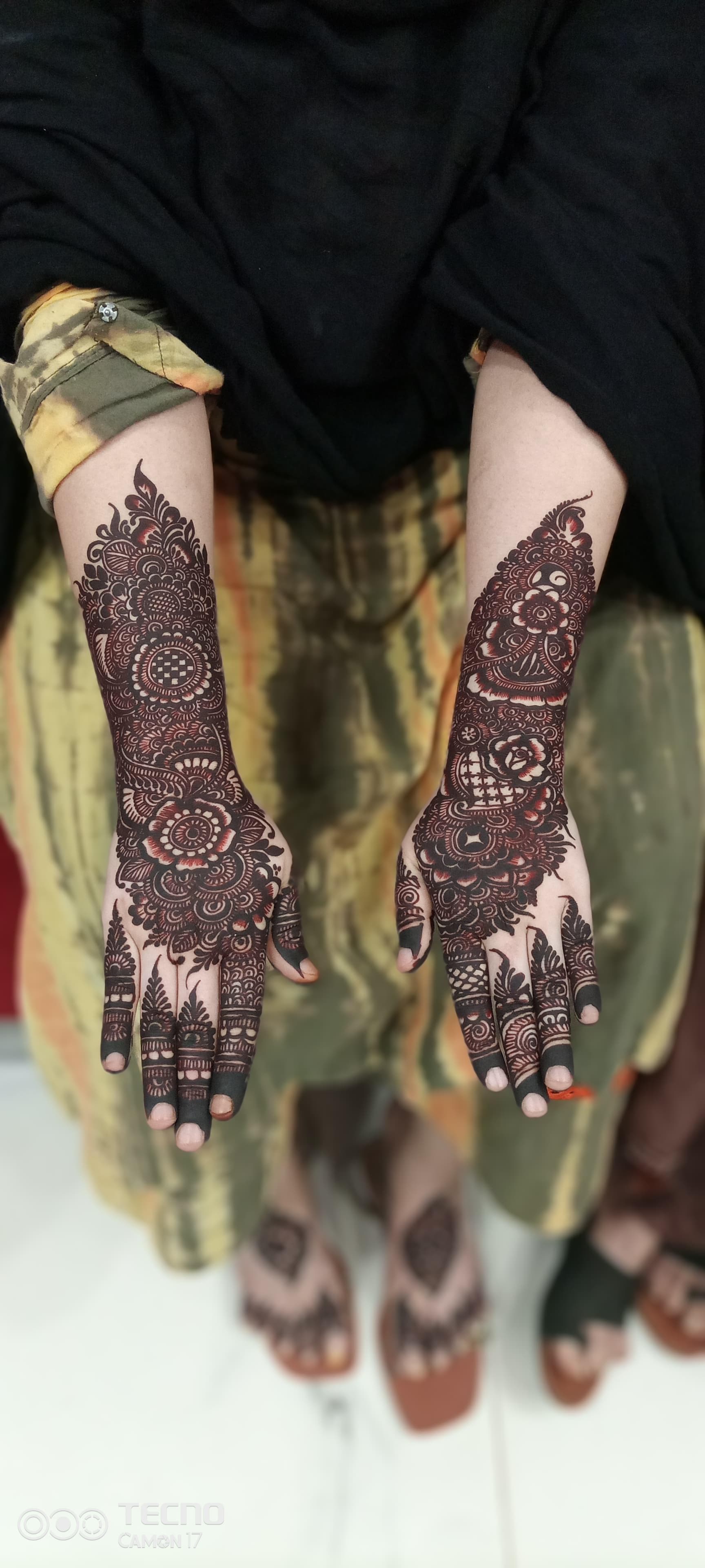 Quarter Mehndi Design 4